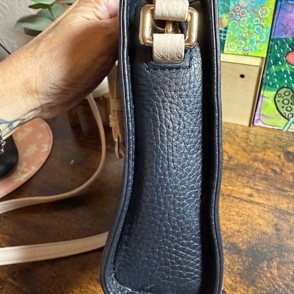 Kate Spade Black Crossbody Bag with Bow - Size 8.75”L x 6.5”H x 2”W - Picture 7 of 15